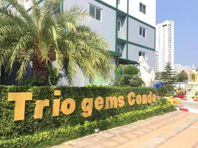 Trio Gems Condo Near Beach And Food Market Jomtien Beach Exterior photo